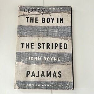Book: The Boy in the Striped Pajamas by John Boyne (B001)